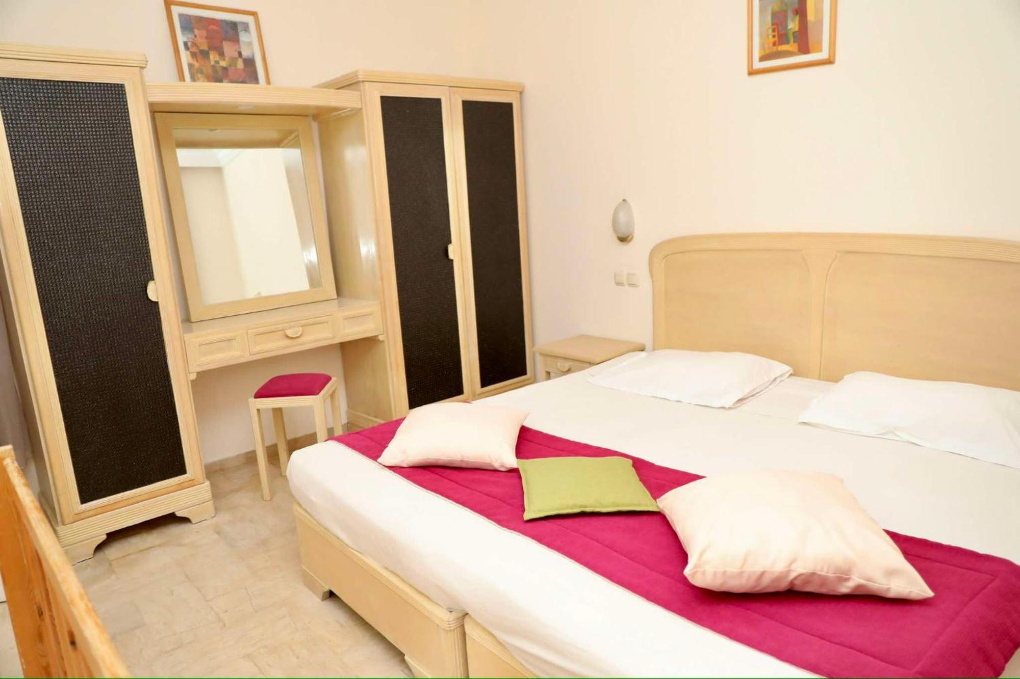 Appart Hotel Rodes Mezraia Luaran gambar